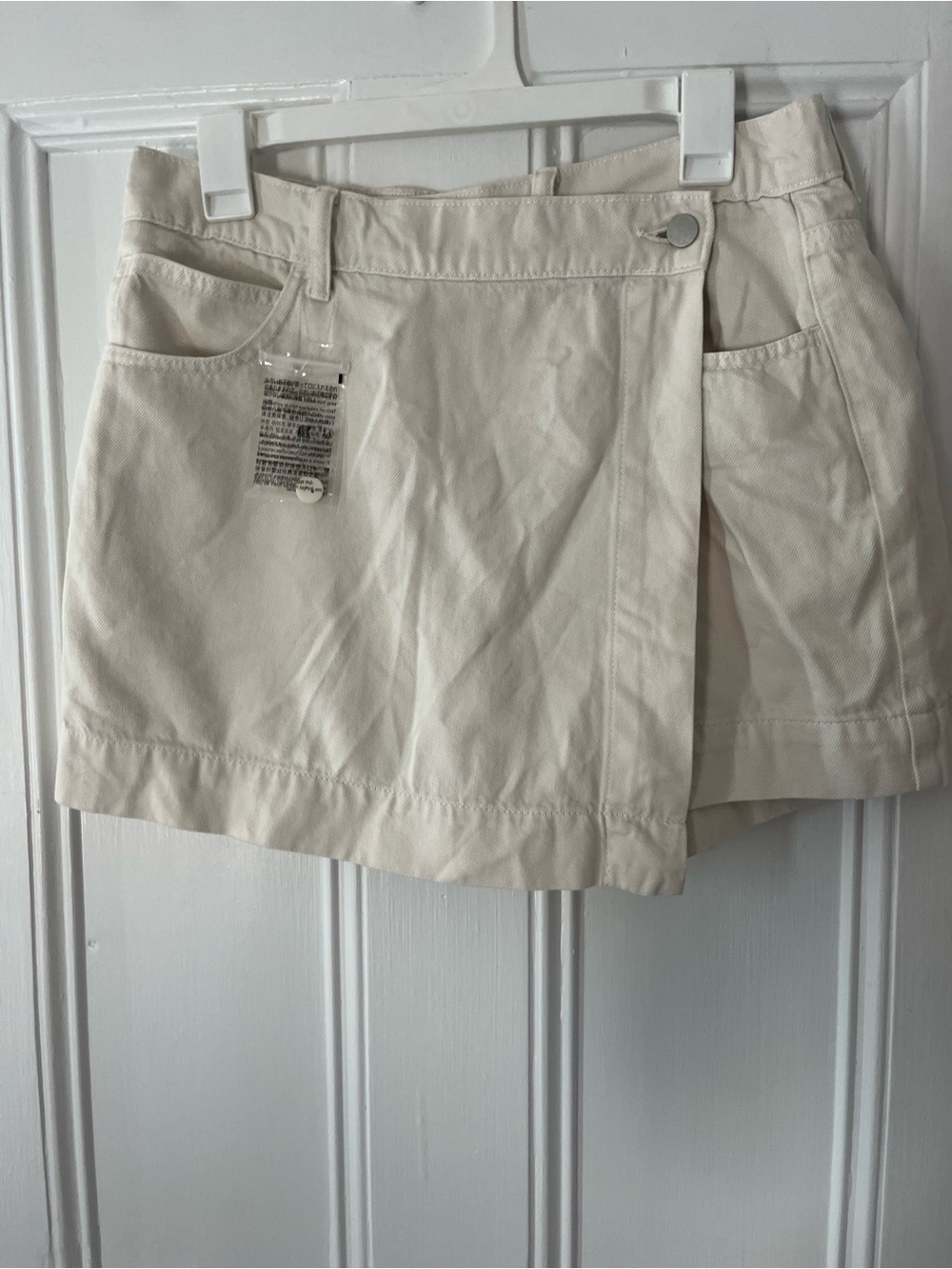 UNIQLO Cream Wrap-Front Shorts Skort L NWT